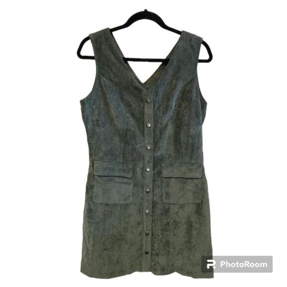 ✨Skies are Blue corduroy Button from jumper✨ - Picture 4 of 9